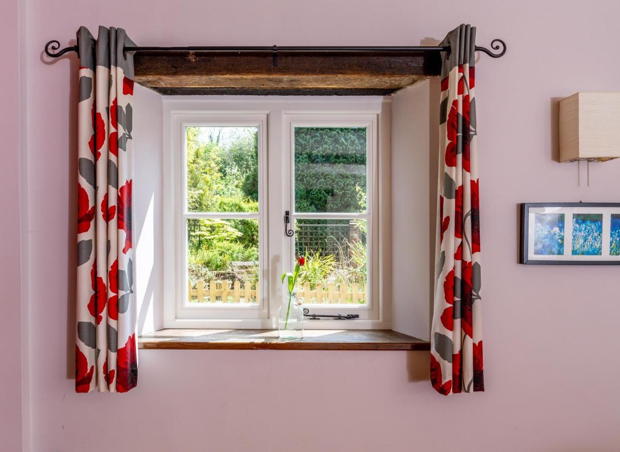 Bramley Cottage Ottery St Mary Экстерьер фото